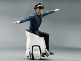 La Experiencia de Movilidad Honda XR combina la silla de ruedas eléctrica UNI-ONE con unas gafas de realidad virtual. (Fuente: Honda)