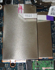 La RAM queda cubierta por una pantalla térmica.