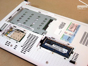 La combinación de CPU Intel Atom, grafica Intel GMA 950 y hasta 2 GB de RAM...