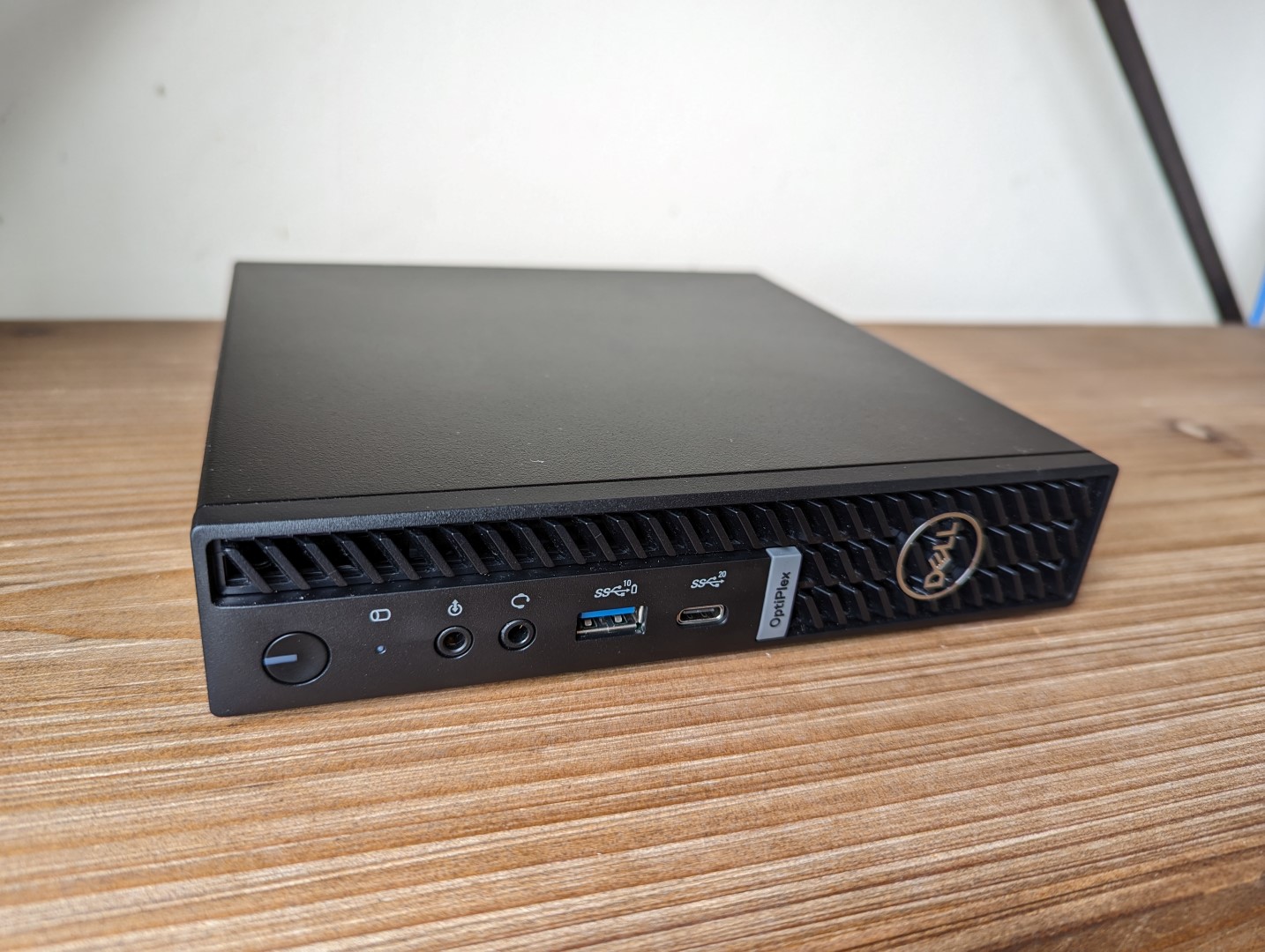 Análisis del Dell OptiPlex Micro Plus 7010 Core i713700 de sobremesa