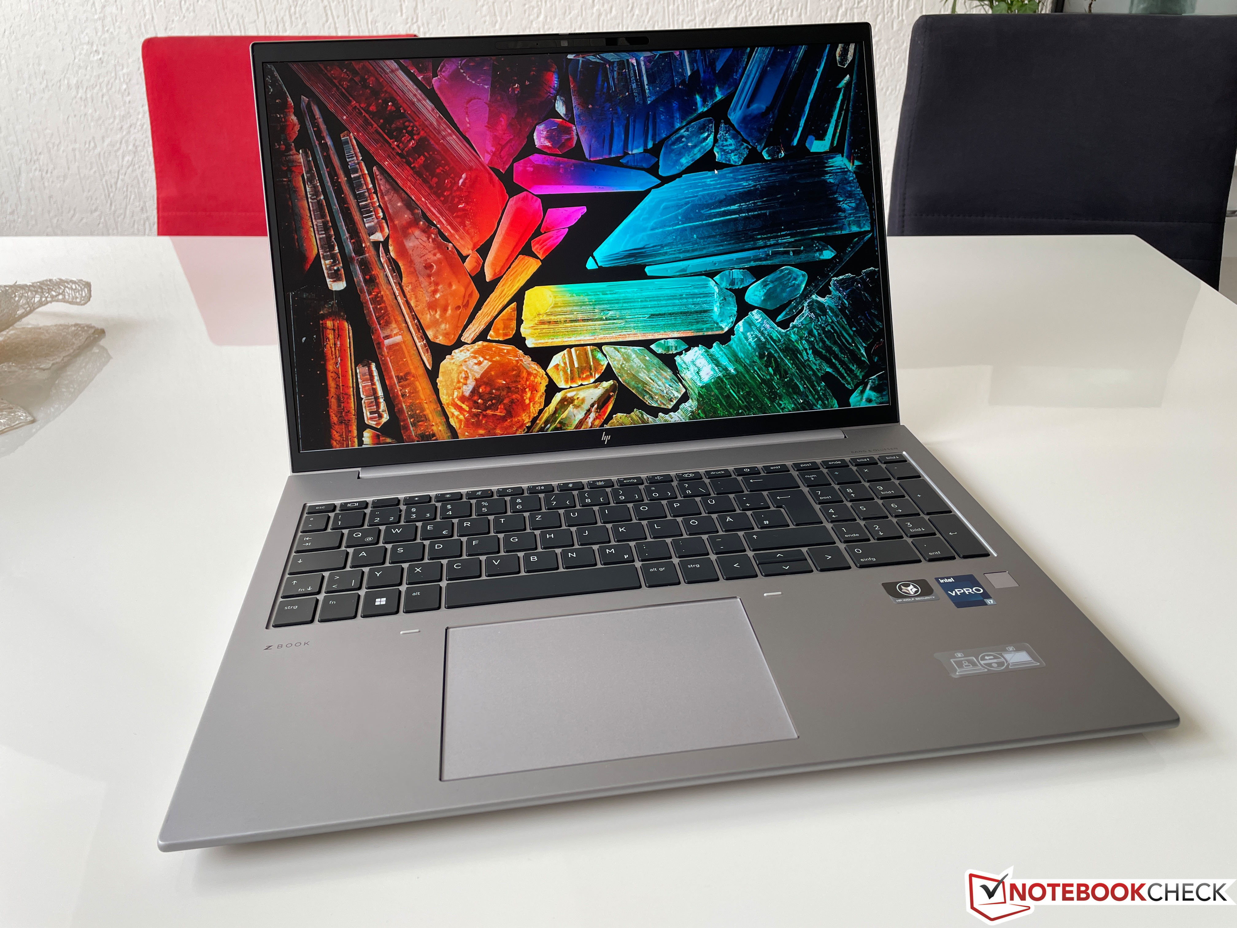 Análisis del portátil HP ZBook Firefly 16 G9: estación de trabajo móvil ...
