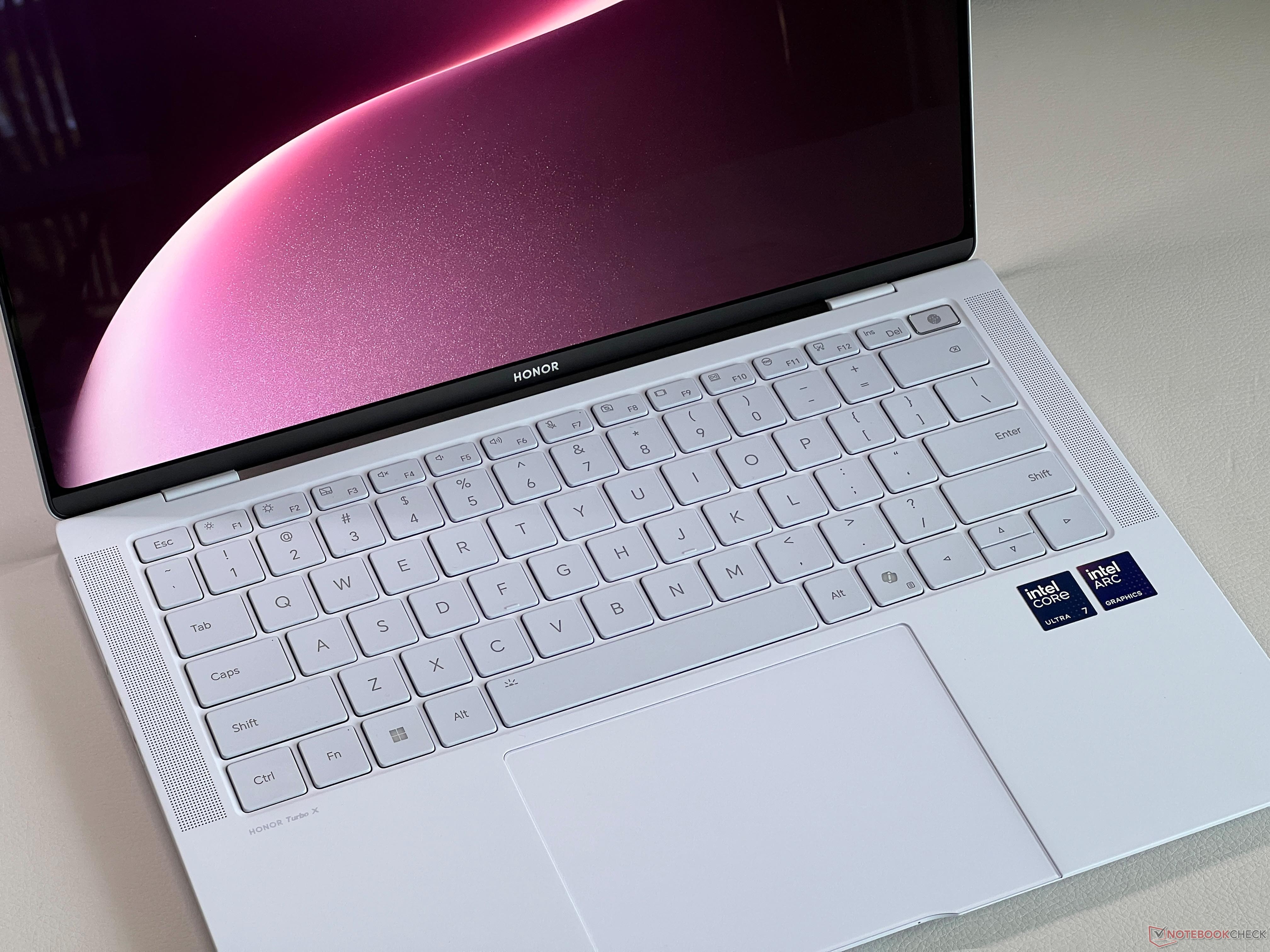 Honor's nuevo MagicBook Art 14 2025 tiene un teclado mejor que los ...