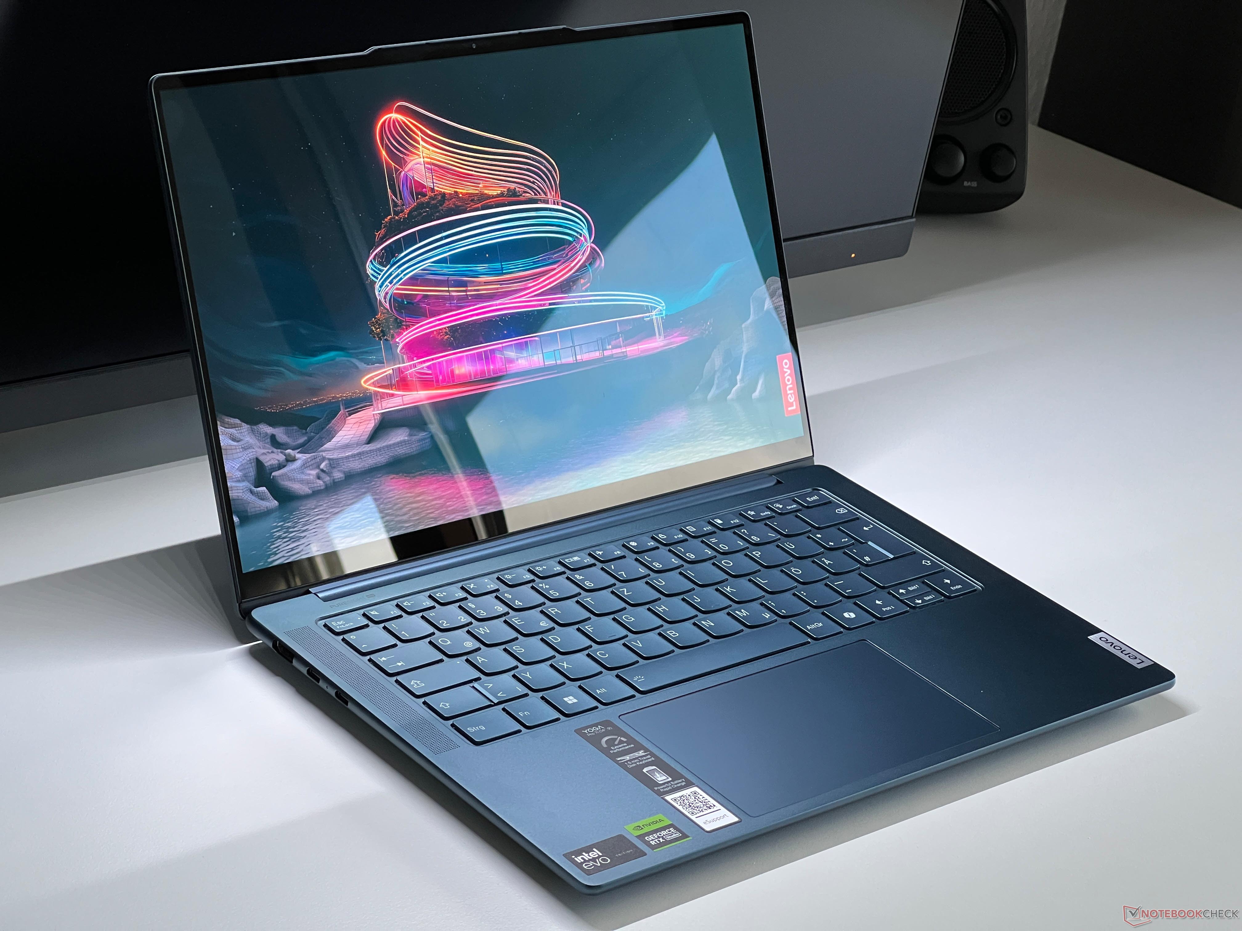Análisis del Lenovo Yoga Pro 7 14: el portátil multimedia con OLED
