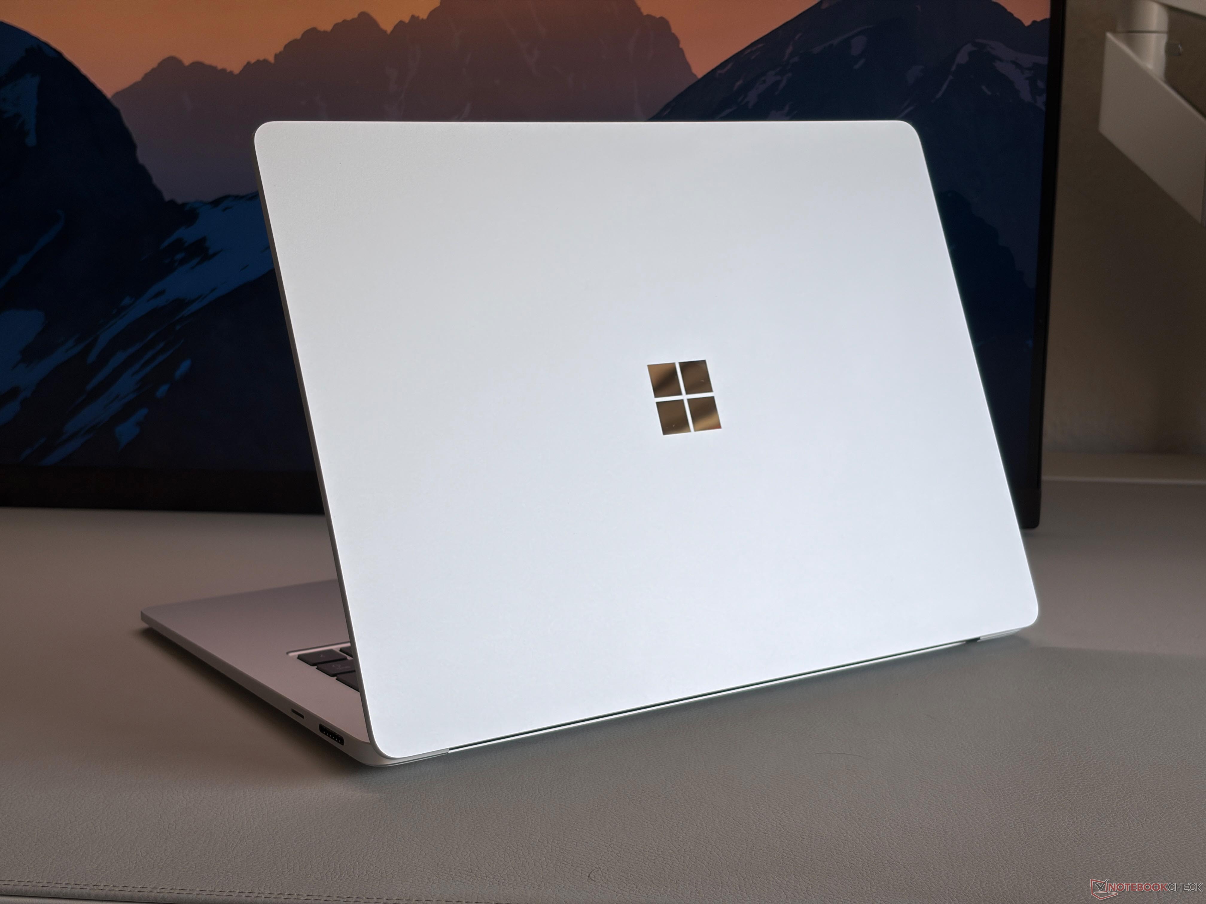 Otro golpe para Windows on ARM - El Surface Laptop 15 con Intel vuelve ...