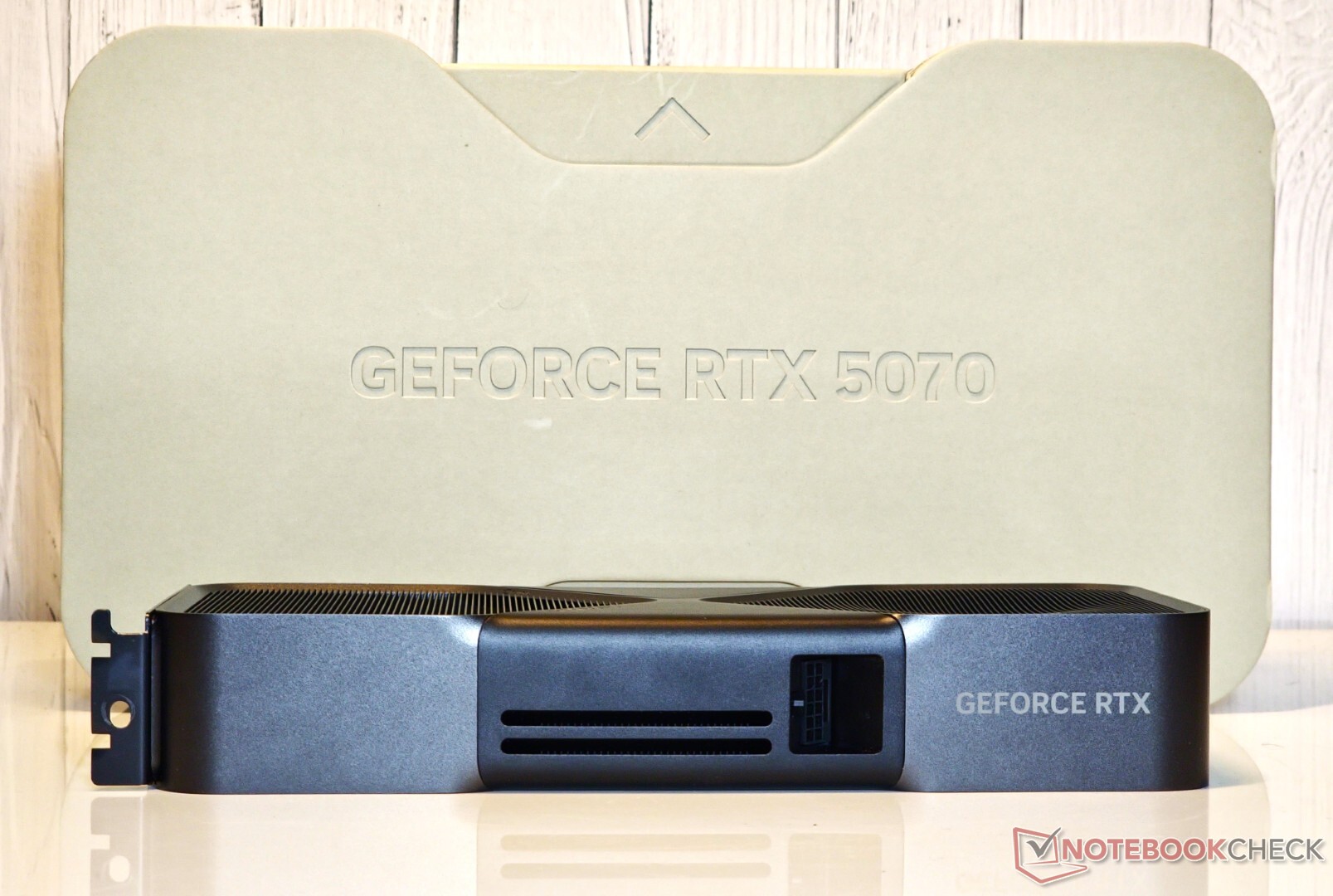 Análisis de Nvidia GeForce RTX 5070 Founders Edition: la Análisis de Nvidia GeForce RTX 5070 Founders Edition: la