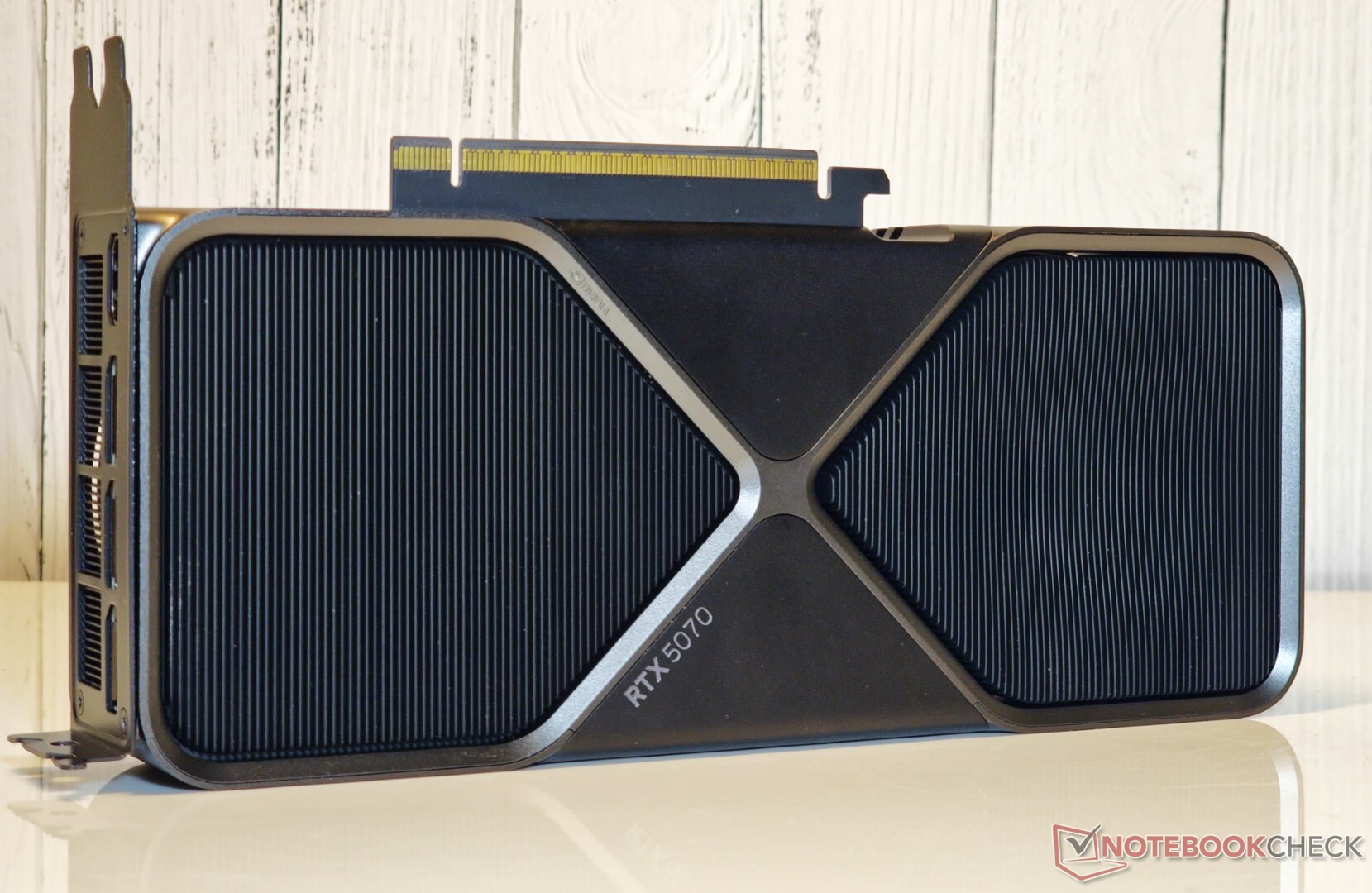 Análisis de Nvidia GeForce RTX 5070 Founders Edition: la Análisis de Nvidia GeForce RTX 5070 Founders Edition: la