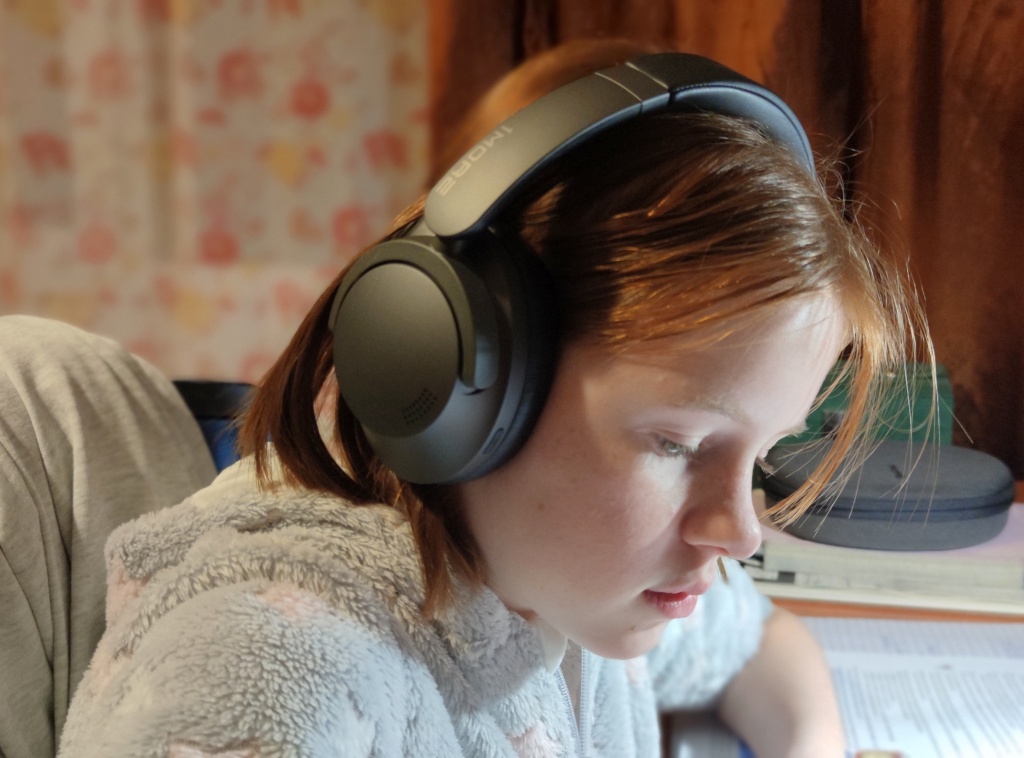 1MORE SonoFlow en acción: Unos auriculares ANC sencillamente increíbles por  menos de 100 dólares -  Analisis