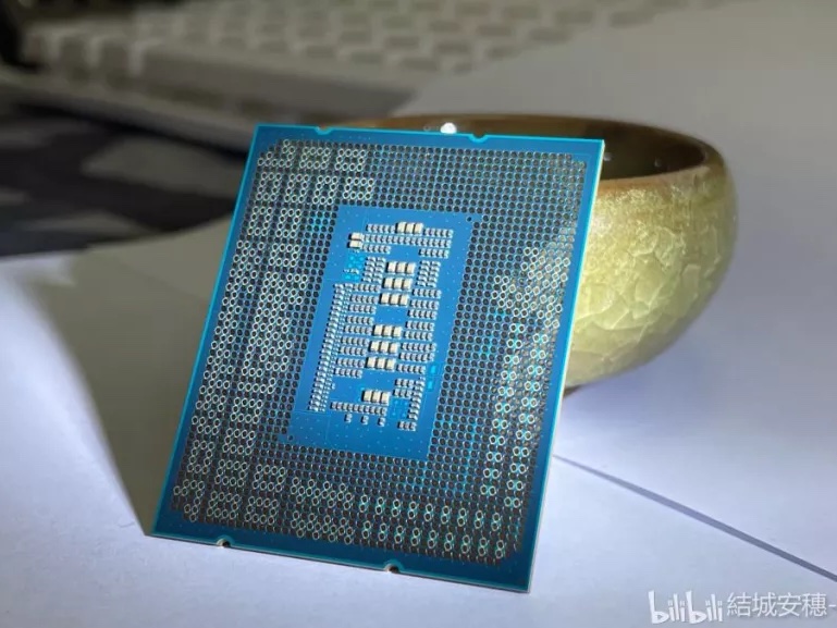 El Alder Lake Core i5-12600K de Intel domina al AMD Ryzen 5 5600X en el  benchmark filtrado Ashes of the Singularity -  News