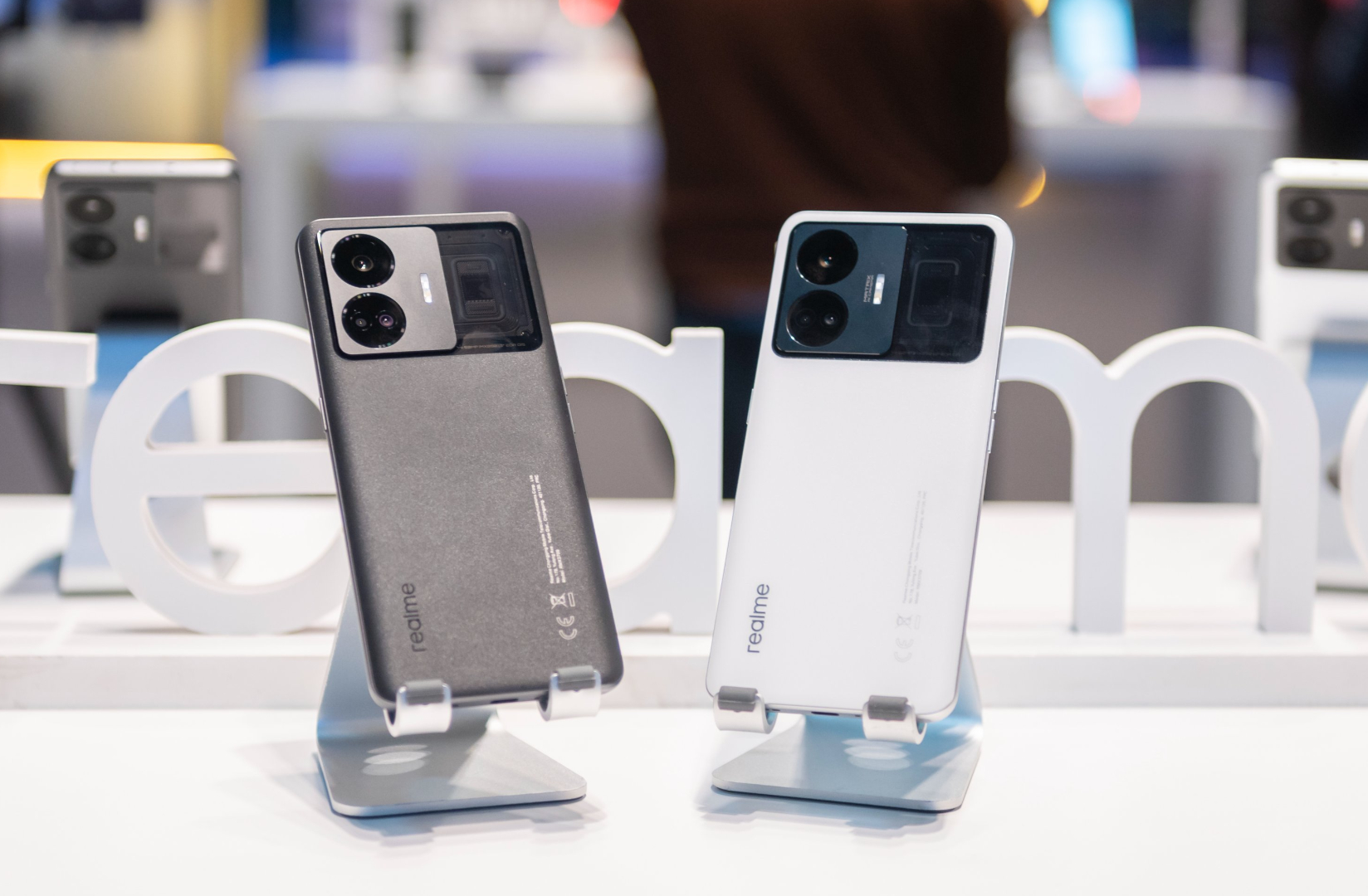 El nuevo Realme GT3 trae una pantalla AMOLED de 144 Hz, Snapdragon 8 Plus  Gen 1 y carga de 240 W al mercado de smartphones de gama media -   News