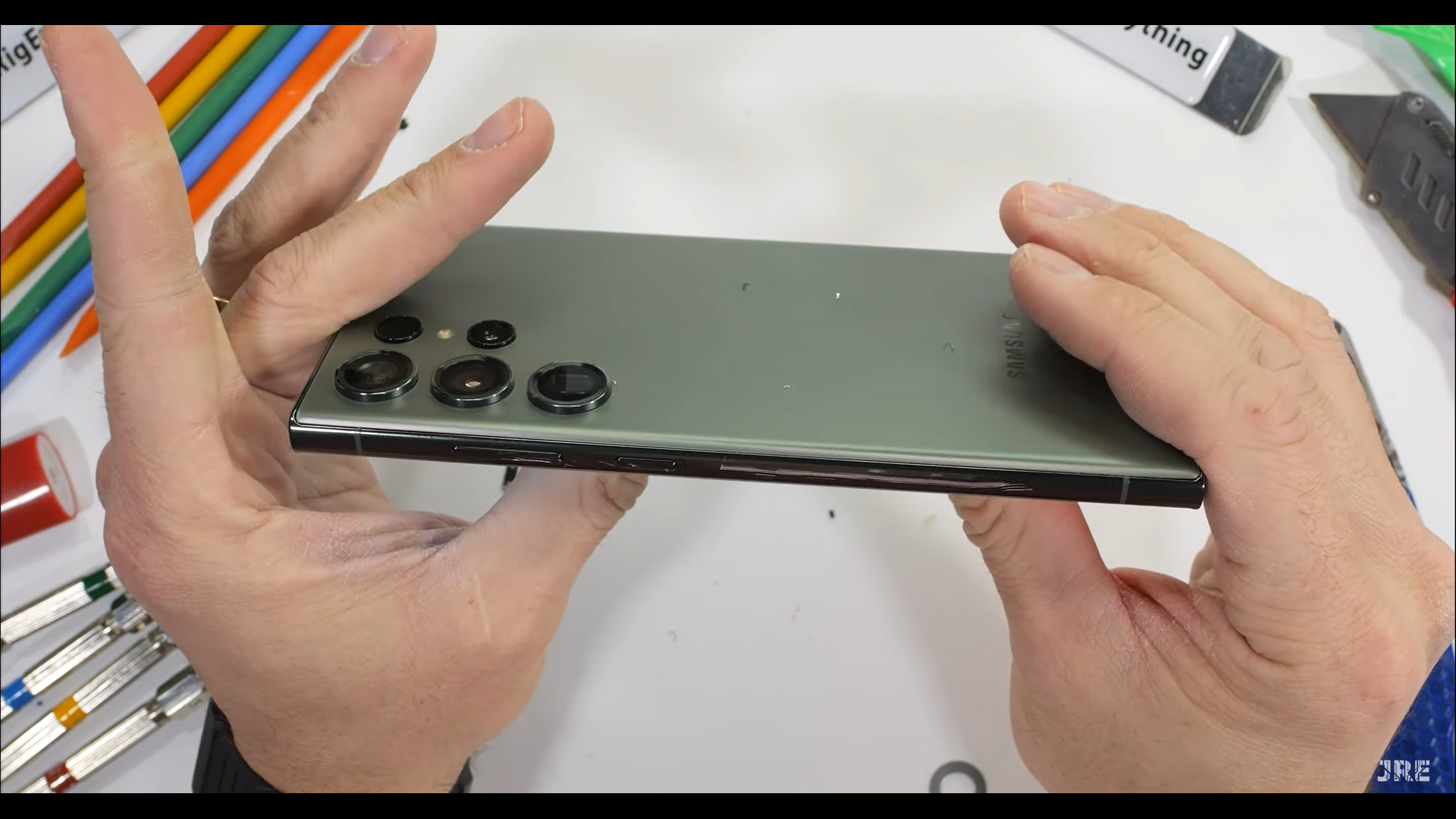 Samsung Galaxy S23 Ultra: durabilidad y reparabilidad mejoradas con Gorilla  Glass Victus 2 puestas a prueba en nuevos vídeos -  News