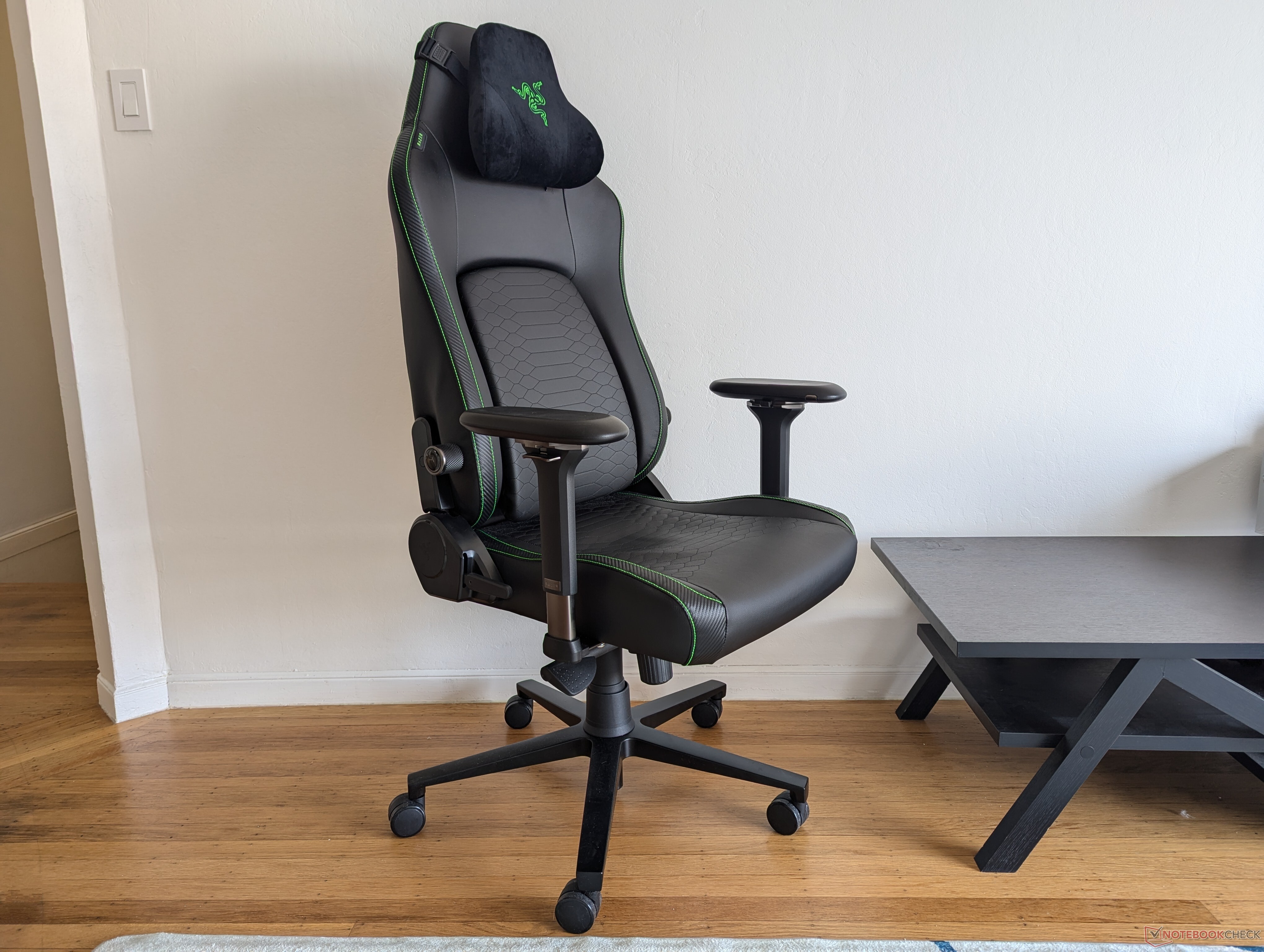 Razer Iskur v2 es la silla de juego que no es sólo para jugadores ...