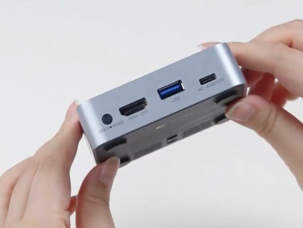 El nuevo dock de Gulikit tiene tres puertos en la parte trasera como su predecesor.