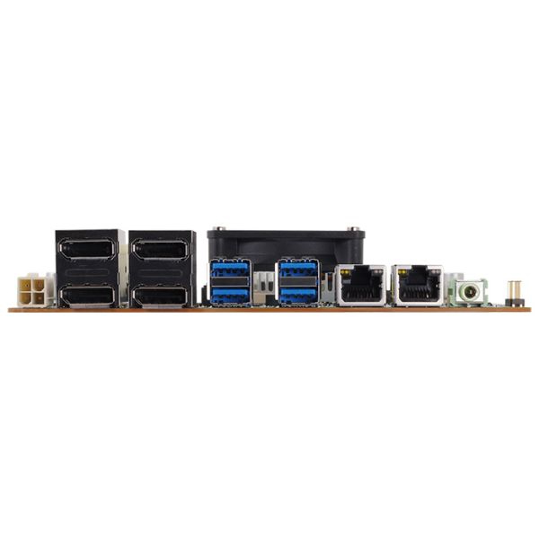 La placa base viene equipada con nada menos que cuatro salidas DisplayPort 1.4.