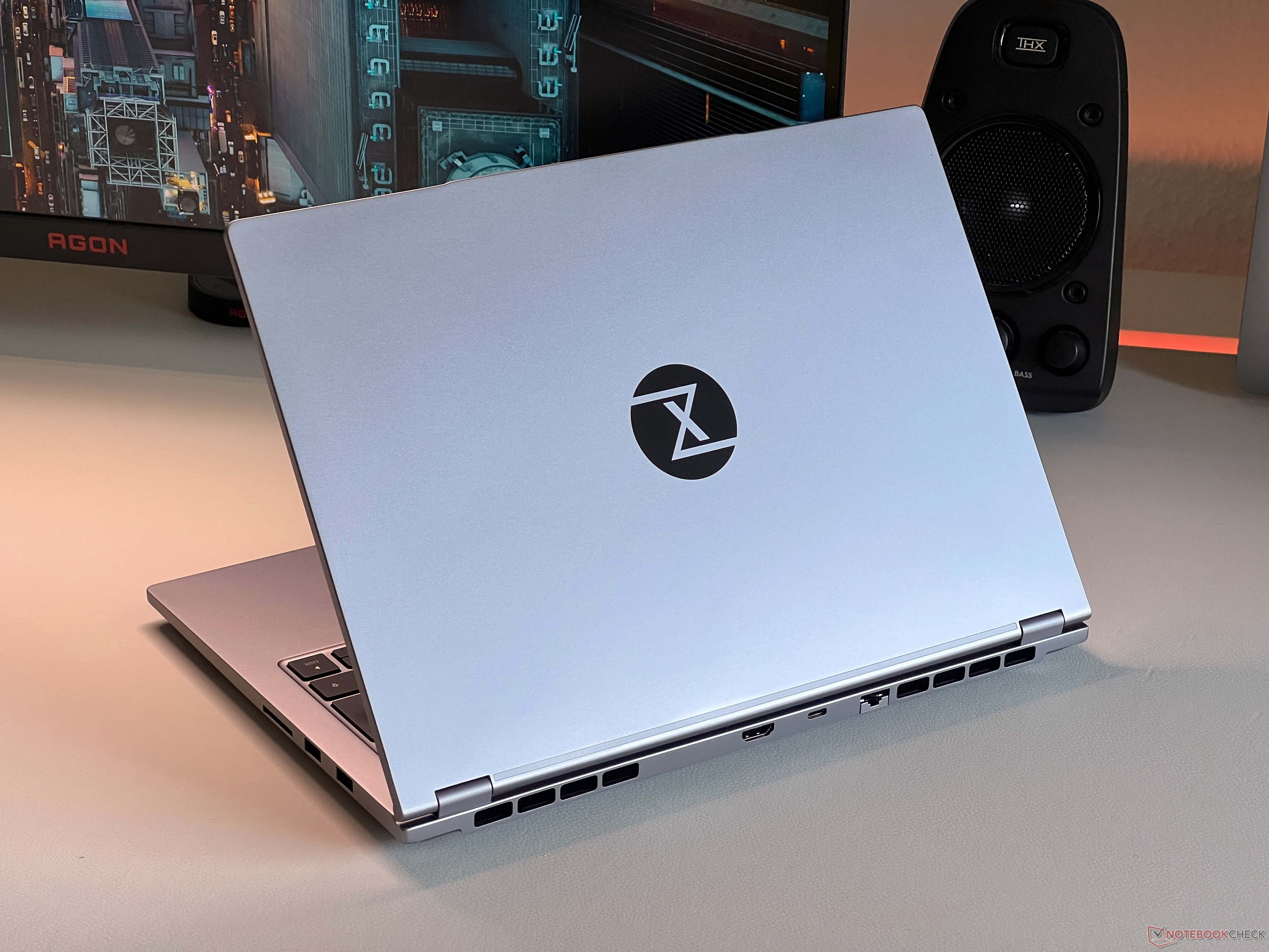 Rápido procesador AMD, hasta 128 GB de RAM y Linux - El InfinityBook ...