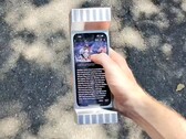 La funda para teléfono de 6 libras es quizá la funda para smartphone más pesada del mundo. (Fuente de la imagen: Matter Neuroscience)
