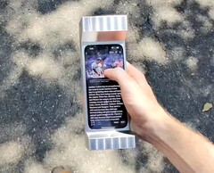 La funda para teléfono de 6 libras es quizá la funda para smartphone más pesada del mundo. (Fuente de la imagen: Matter Neuroscience)