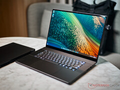 El ProArt P16 ha recibido múltiples actualizaciones desde su lanzamiento original hace más de un año. (Fuente de la imagen: Notebookcheck)