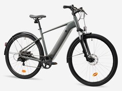 Decathlon ha lanzado en Europa la bicicleta eléctrica Rockrider E-ACTV 100 de cuadro alto. (Fuente de la imagen: Decathlon)