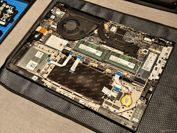 Lenovo ThinkPad T14 Gen 5: Nuevo diseño interno con dos ranuras para RAM (fuente de la imagen: Notebookcheck)