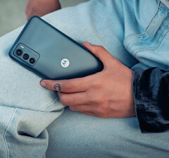 El Motorola Moto G42 tiene un chipset 4G y 4 GB de RAM, entre otras características. (Fuente de la imagen: Motorola)
