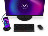 El Motorola Moto G100 puede conectarse fácilmente a un monitor para ofrecer un modo especial de escritorio.