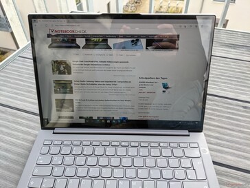ThinkBook 13x G1 en uso exterior