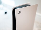 Necesitarás algo más que otra pila CR2032 cuando sustituyas el CMOS de una PlayStation 5. (Fuente de la imagen: Charles Sims)