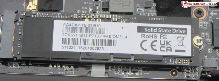 Un SSD PCIe-4 sirve como unidad del sistema.