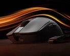 El Gaming Mouse 2 cuesta unos 31 dólares en China. En la imagen: el ratón inalámbrico junto a su dongle.