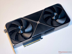 La Nvidia GeForce RTX 5080 tiene un PVPR de 999 dólares. (Fuente de la imagen: Notebookcheck)
