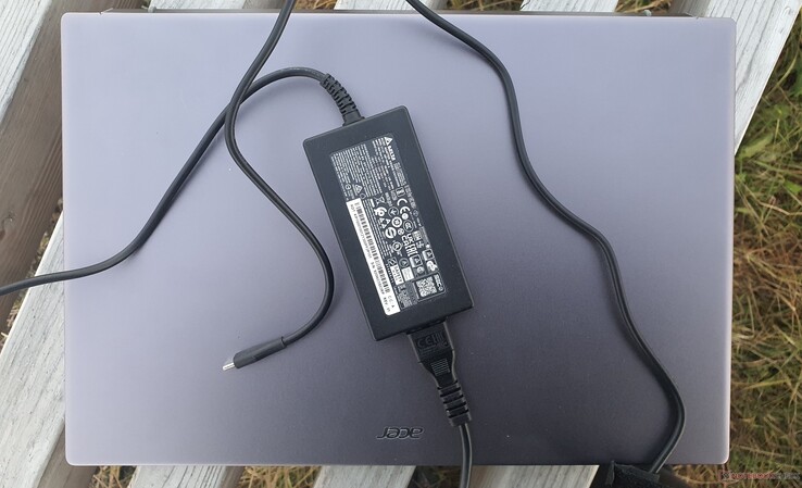 cargador USB-C de 100W de Delta Electronics