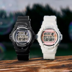 El Casio Baby-G BG-169GD-1 y el BG-169GD-7 (de izquierda a derecha)