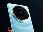 El Vivo X100 Pro se ofrecerá aparentemente en el elegante "Azul Celeste". (Fuente de la imagen: Vivo)