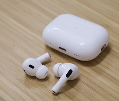 Los Apple AirPods Pro 2. (Fuente: Jason Capriani/ZDNet)