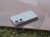 Se dice que el OnePlus 13T lucirá dos cámaras traseras apiladas verticalmente. (Fuente de la imagen: OPPO vía WhyLab)