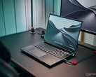Revisión del Schenker Key 18 Pro E25: Estación de trabajo de gama alta con RTX 5090 y 256 GB de RAM
