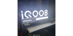 Un supuesto cartel de iQOO 8. (Fuente: WHYLAB vía Weibo)