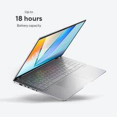 El Vivobook S 15 OLED (S5597QA) debería estar disponible en las variantes Snapdragon X Plus y Snapdragon X Elite. (Fuente de la imagen: Roland Quandt & WinFuture)