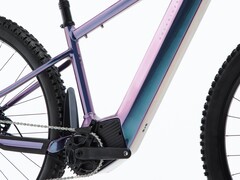 La bicicleta eléctrica Decathlon Rockrider E-EXPL 700 está ahora disponible en un púrpura iridiscente. (Fuente de la imagen: Decathlon)