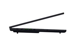 Ángulo lateral del portátil para juegos Razer Blade 18 (Fuente de la imagen: Razer PR)