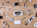 Los AirPods Pro 2 están tan bloqueados como los otros auriculares de Apple. (Fuente de la imagen: iFixit)