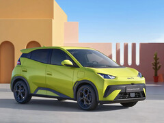 Una de las razones del cese de la producción en VW: Los modelos chinos de coches eléctricos, como el BYD Dolphin Surf, son más baratos y técnicamente más modernos que los modelos nacionales. (Imagen: BYD).