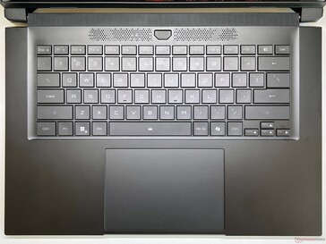 Gigabyte Aero X16: Teclado y touchpad