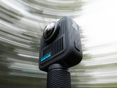La GoPro Max 2 sobre un accesorio de trípode oficial. (Fuente de la imagen: vía Igor Bogdanov)