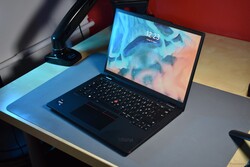 en revisión: Lenovo ThinkPad X13 Yoga Gen 4, muestra proporcionada por