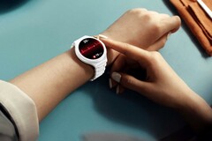 El Huawei Watch 6 Pro está disponible con una caja de cerámica blanca opcional.