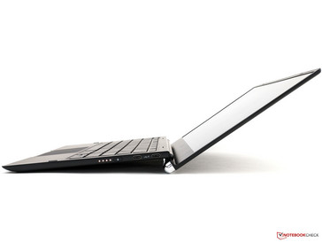 HP Lap Dock for Elite x3: lado derecho, ángulo de apertura máximo