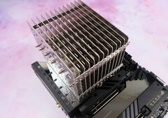 El NH-P1 de Noctua mantiene el Ryzen 9 7900 refrigerado sin hacer ruido. (Fuente de la imagen: Club386)