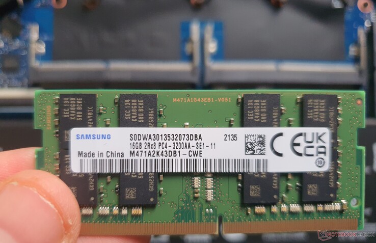1x 16GB DDR4-3200 RAM @2933 MHz funcionando en modo monocanal