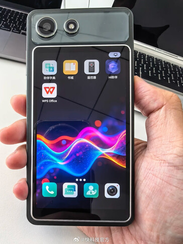 La pantalla secundaria del teléfono